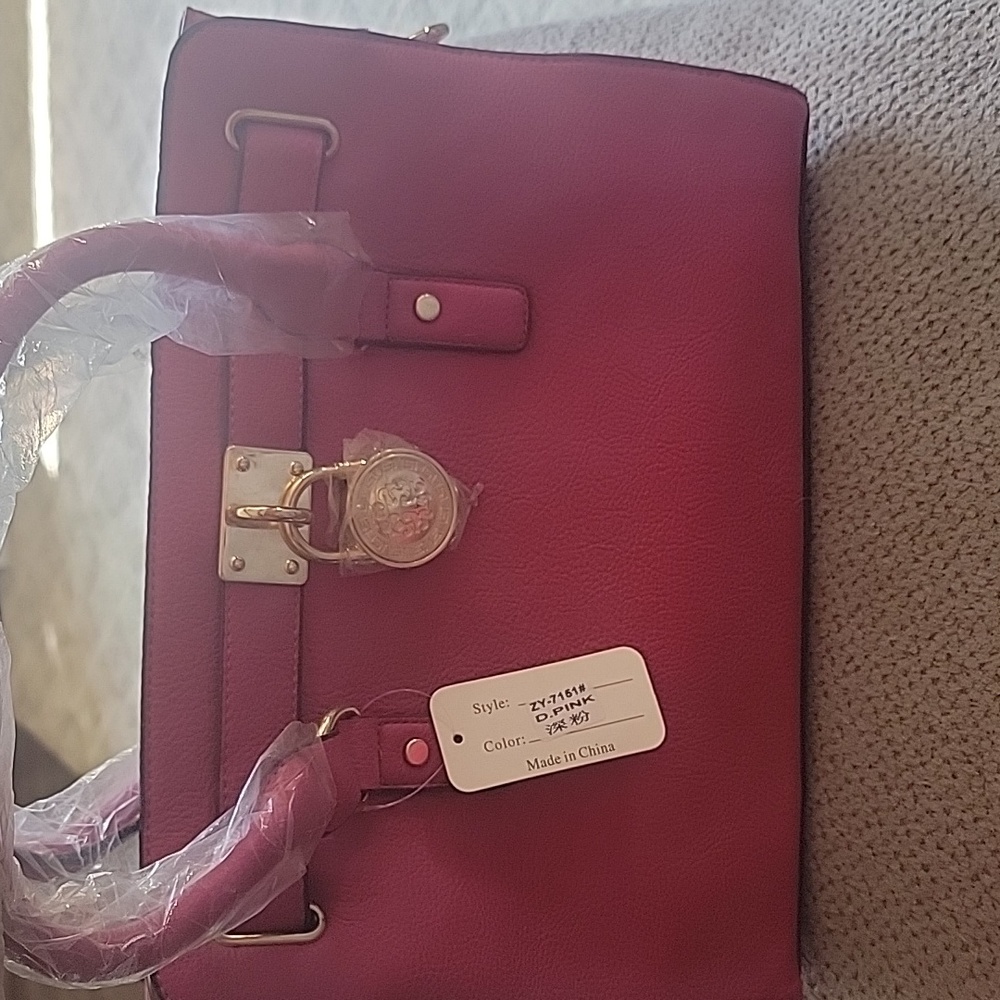 No name purse